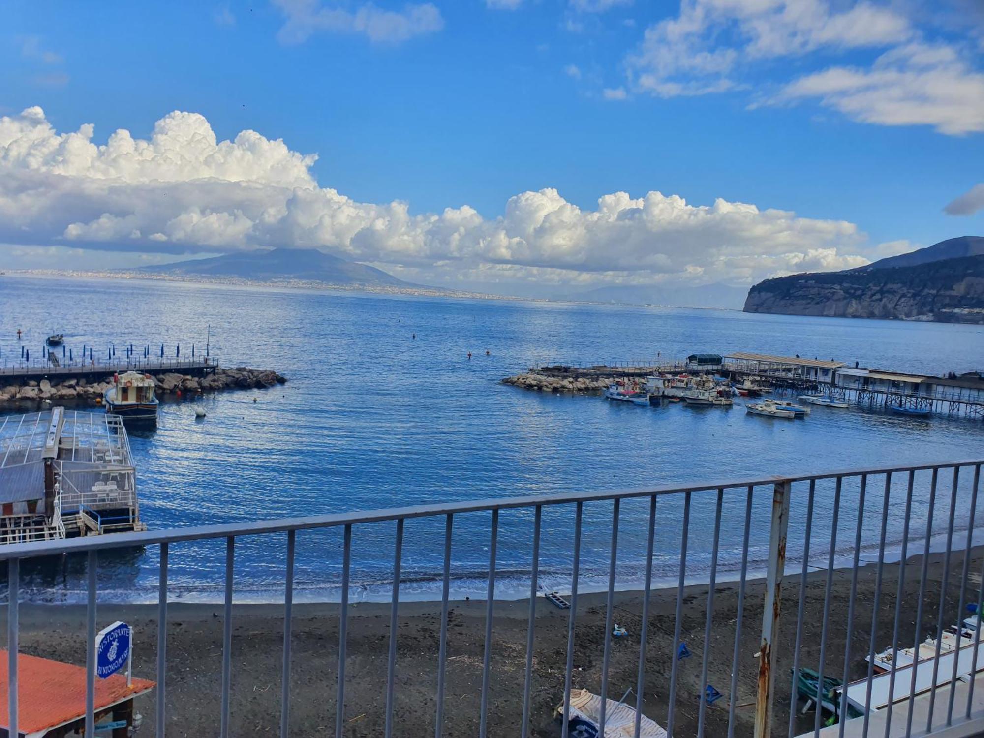 Il Borgo Antico Sorrento Sea View Daire Dış mekan fotoğraf
