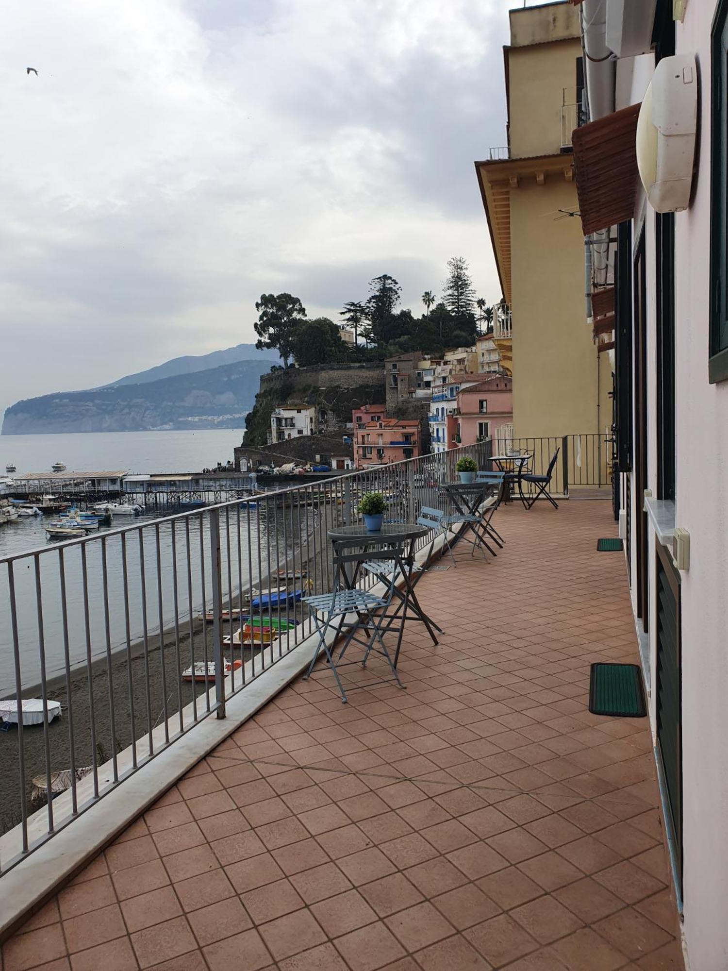 Il Borgo Antico Sorrento Sea View Daire Dış mekan fotoğraf