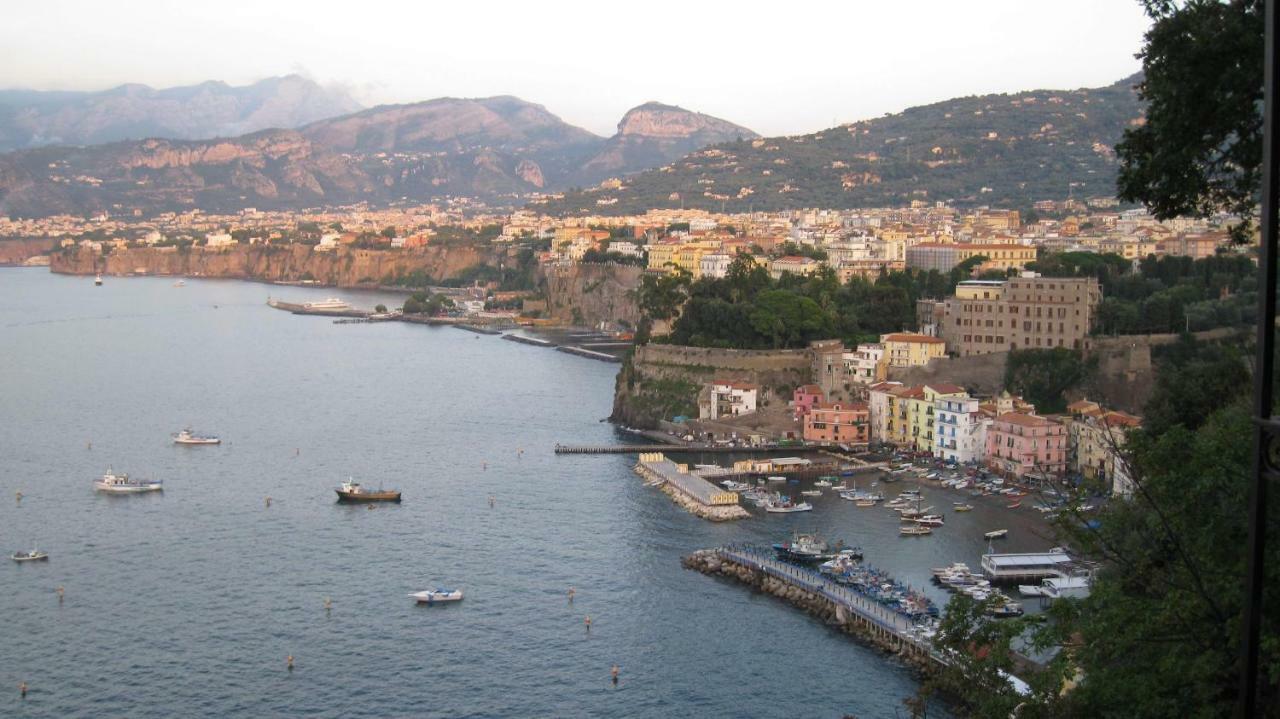 Il Borgo Antico Sorrento Sea View Daire Dış mekan fotoğraf